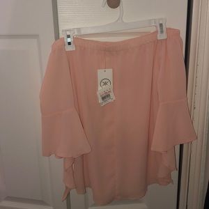SALMON/PINK Off-the-shoulder top